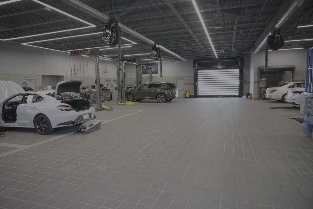 Dealership gallery photo 5